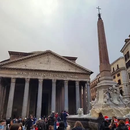 Benedict Pantheon Apartment Rome