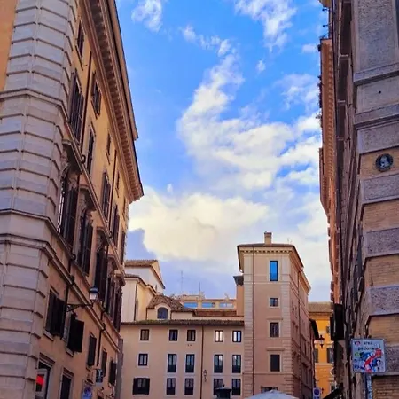 Benedict Pantheon Apartment Rome